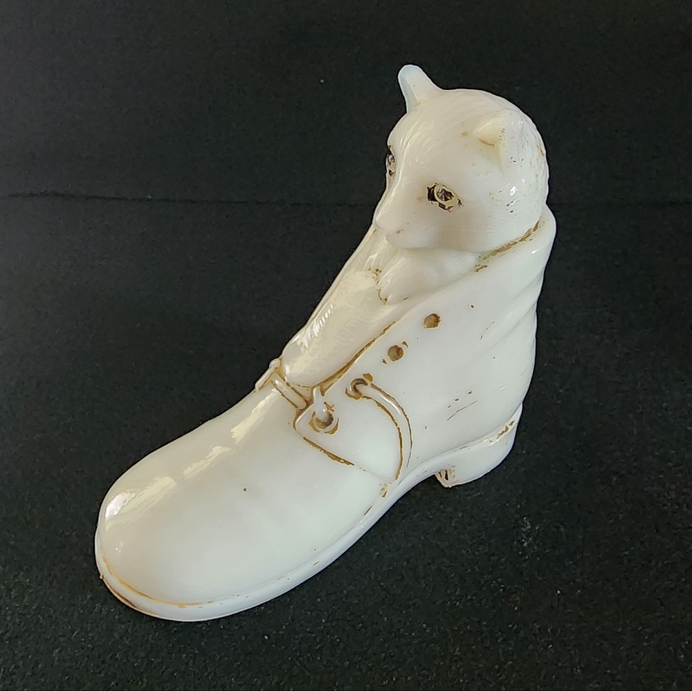 Vintage, Antique Milk Glass Puss N Boots